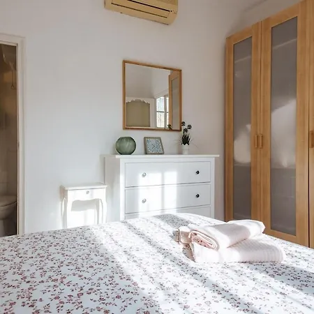 Holiday home Geranium House
