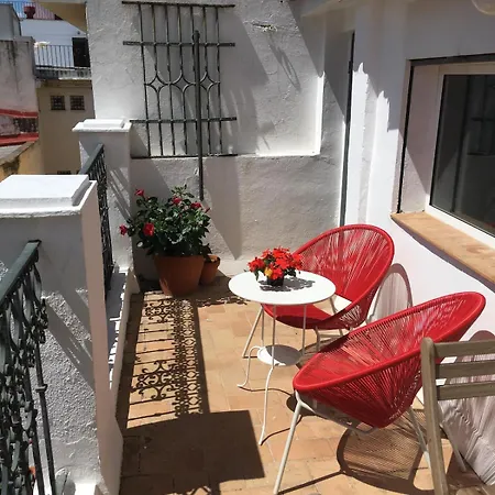 Holiday home Geranium House *